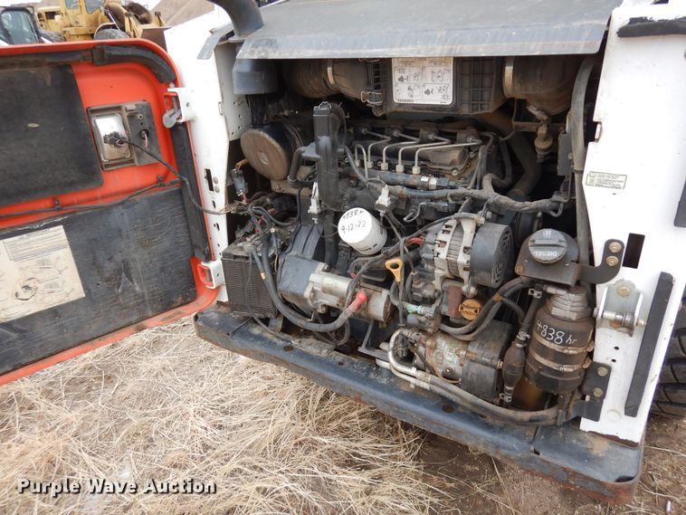 image for item DF8289 2015 Bobcat S590  skid steer loader