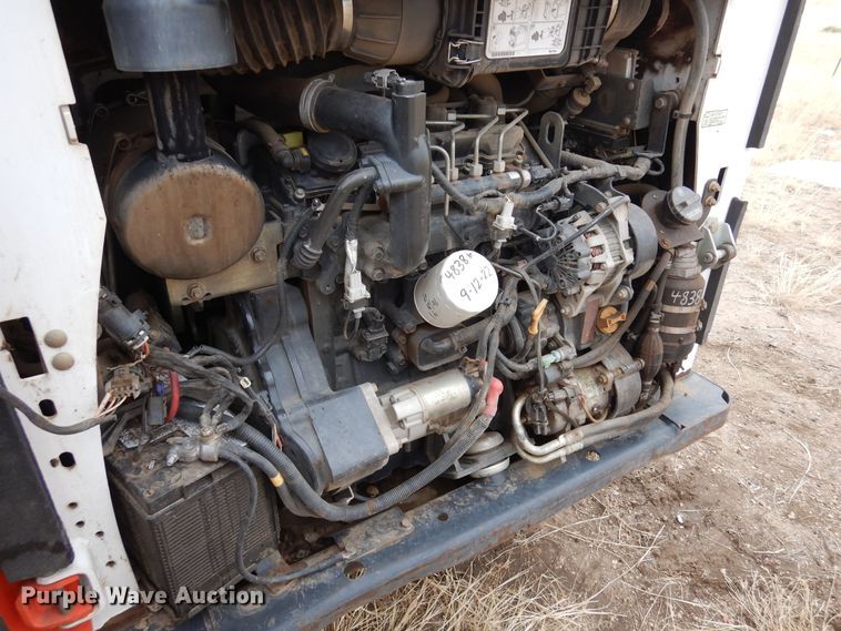 image for item DF8289 2015 Bobcat S590  skid steer loader