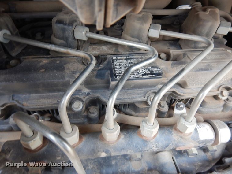 image for item DF8289 2015 Bobcat S590  skid steer loader