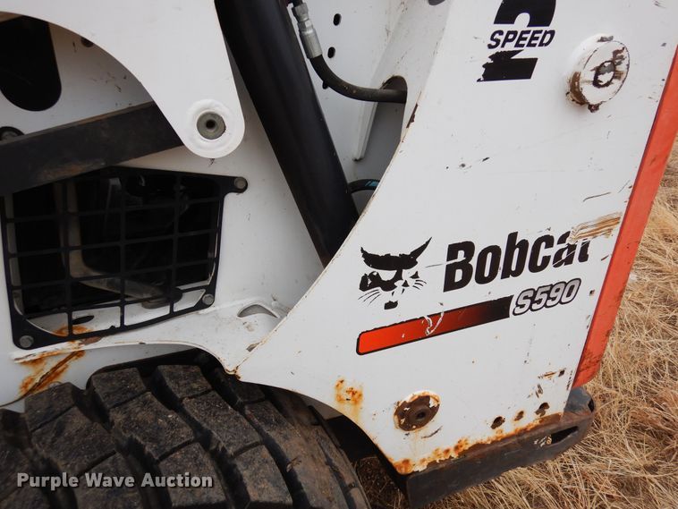 image for item DF8289 2015 Bobcat S590  skid steer loader