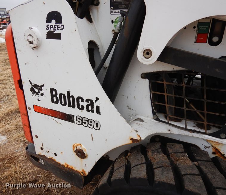 image for item DF8289 2015 Bobcat S590  skid steer loader