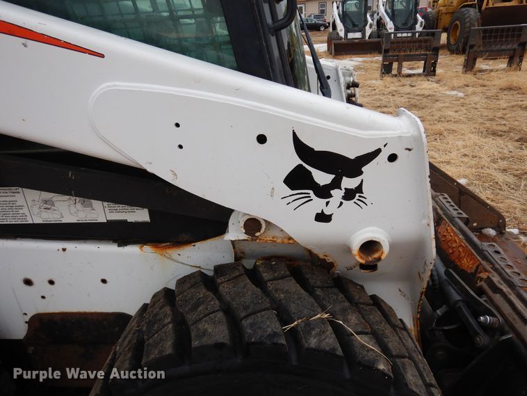 image for item DF8289 2015 Bobcat S590  skid steer loader