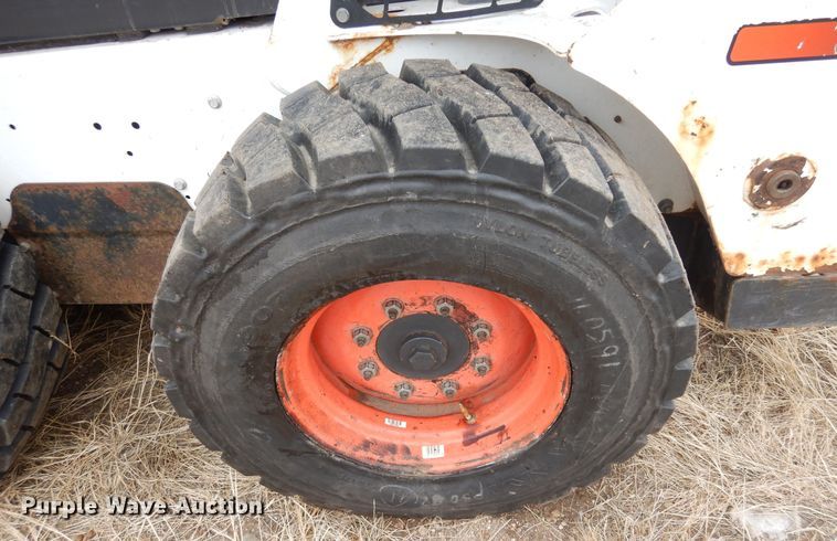 image for item DF8289 2015 Bobcat S590  skid steer loader