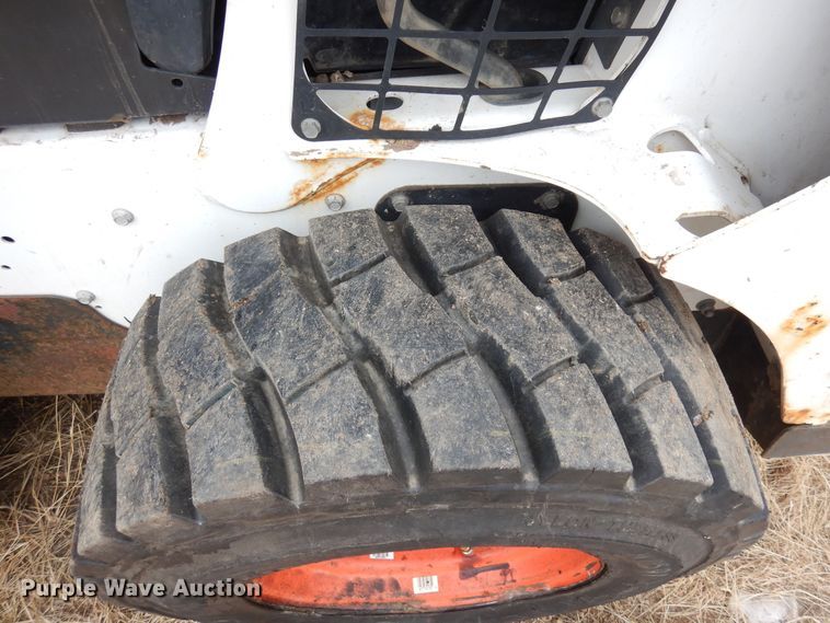 image for item DF8289 2015 Bobcat S590  skid steer loader
