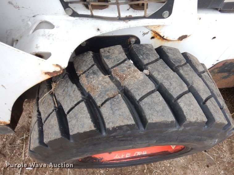 image for item DF8289 2015 Bobcat S590  skid steer loader