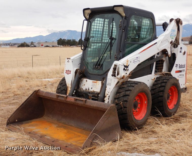 image for item DF8290 2014 Bobcat S590  skid steer loader
