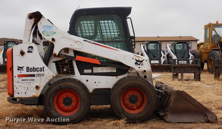 image for item DF8290 2014 Bobcat S590  skid steer loader