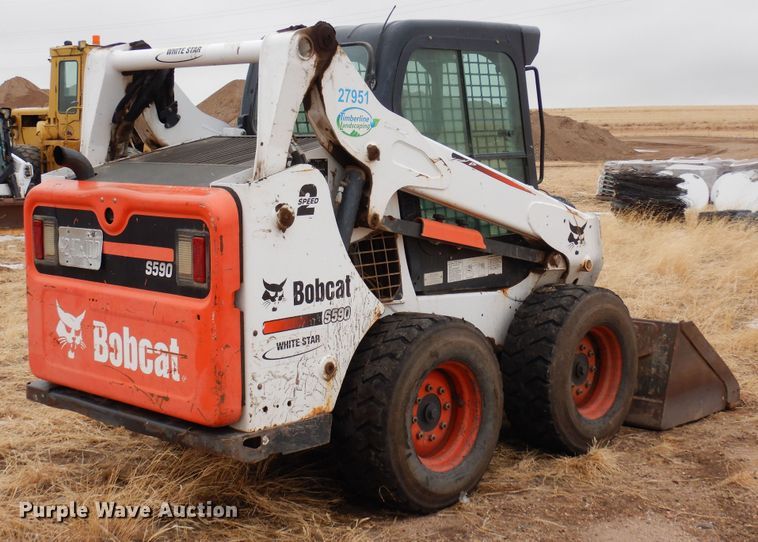 image for item DF8290 2014 Bobcat S590  skid steer loader
