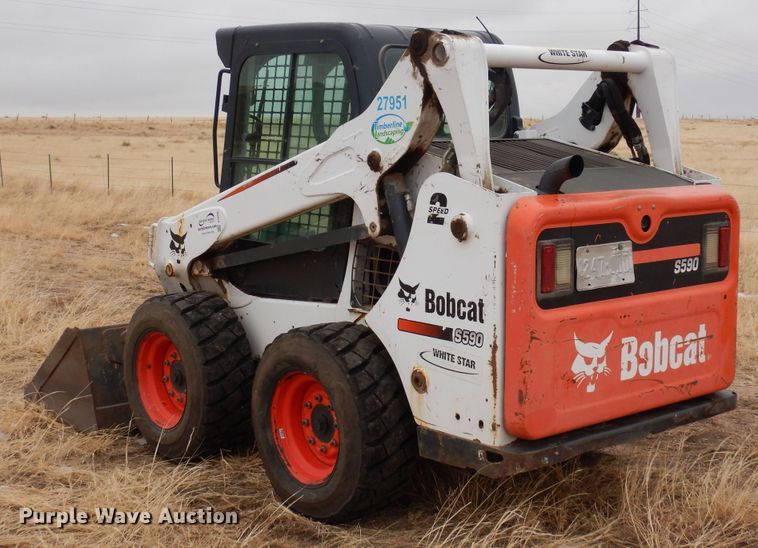 image for item DF8290 2014 Bobcat S590  skid steer loader