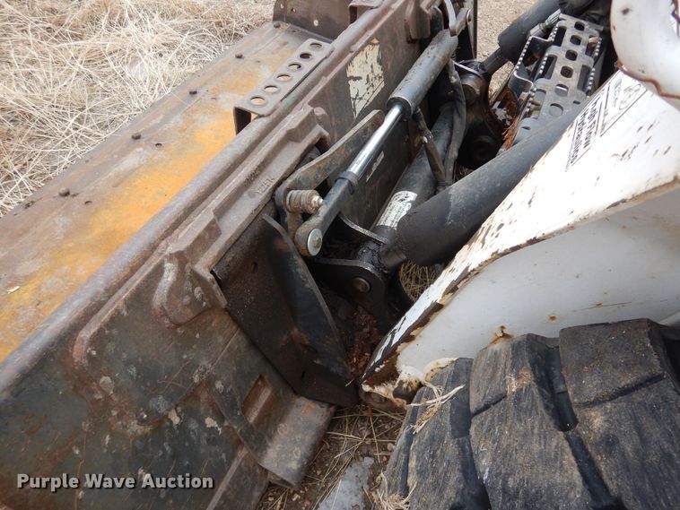 image for item DF8290 2014 Bobcat S590  skid steer loader