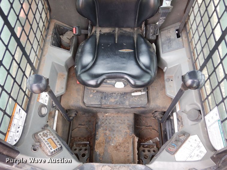 image for item DF8290 2014 Bobcat S590  skid steer loader