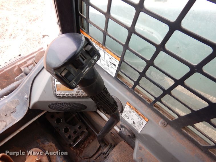 image for item DF8290 2014 Bobcat S590  skid steer loader