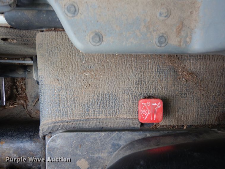 image for item DF8290 2014 Bobcat S590  skid steer loader