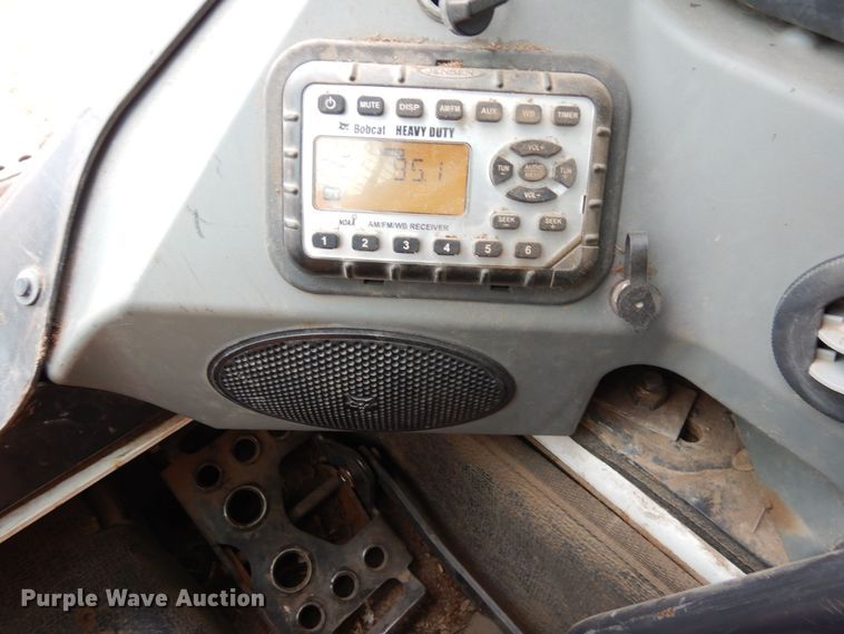 image for item DF8290 2014 Bobcat S590  skid steer loader