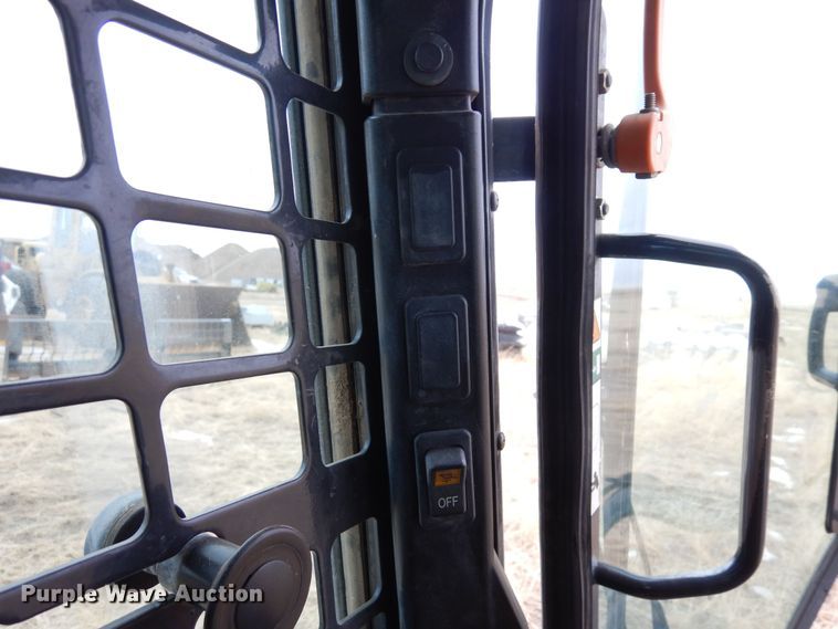 image for item DF8290 2014 Bobcat S590  skid steer loader