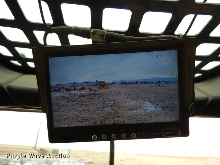 image for item DF8290 2014 Bobcat S590  skid steer loader