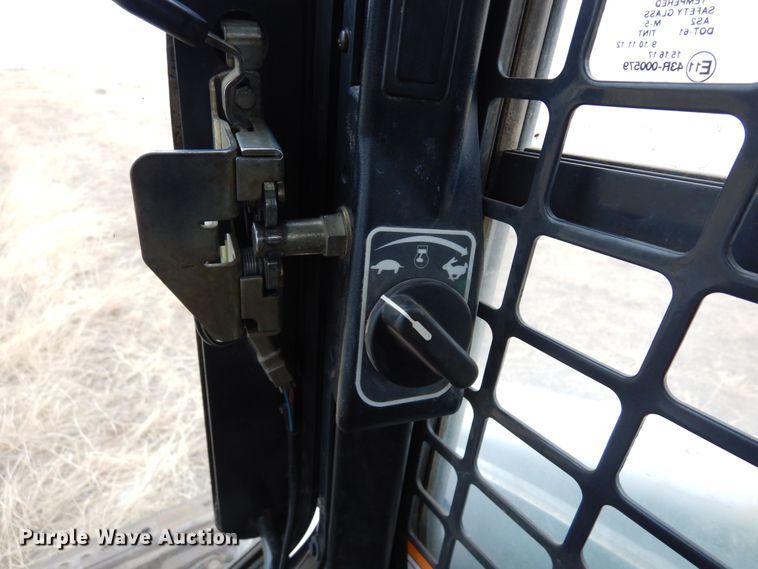 image for item DF8290 2014 Bobcat S590  skid steer loader