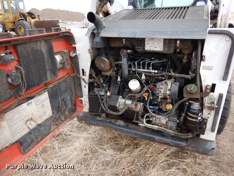 image for item DF8290 2014 Bobcat S590  skid steer loader