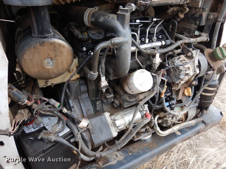 image for item DF8290 2014 Bobcat S590  skid steer loader