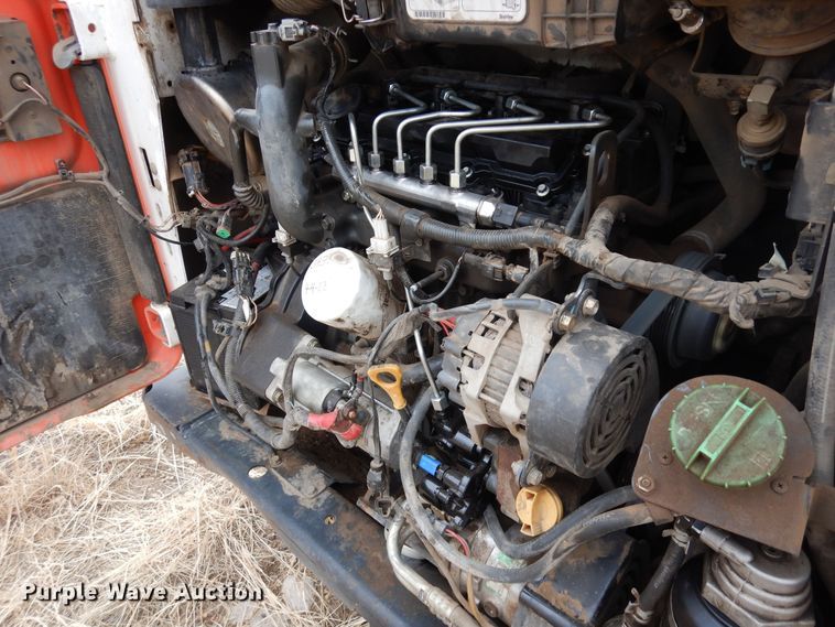 image for item DF8290 2014 Bobcat S590  skid steer loader