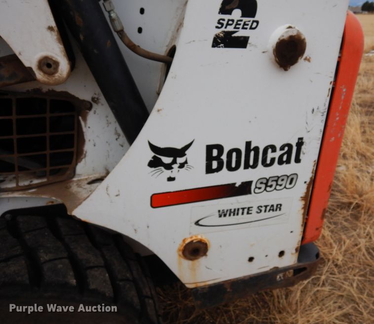 image for item DF8290 2014 Bobcat S590  skid steer loader