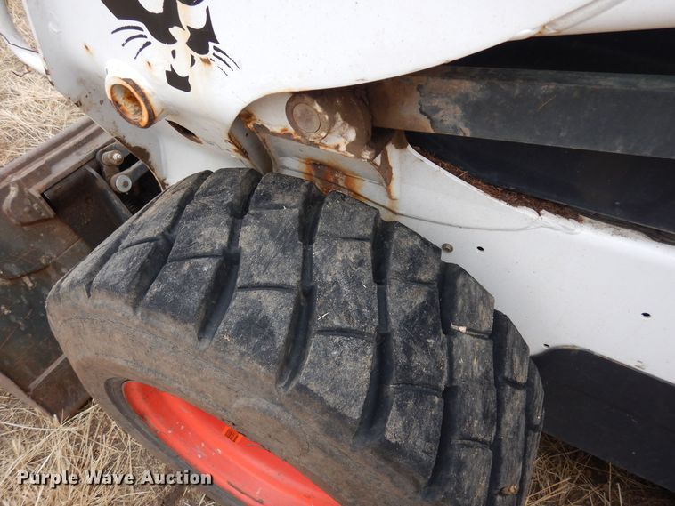 image for item DF8290 2014 Bobcat S590  skid steer loader