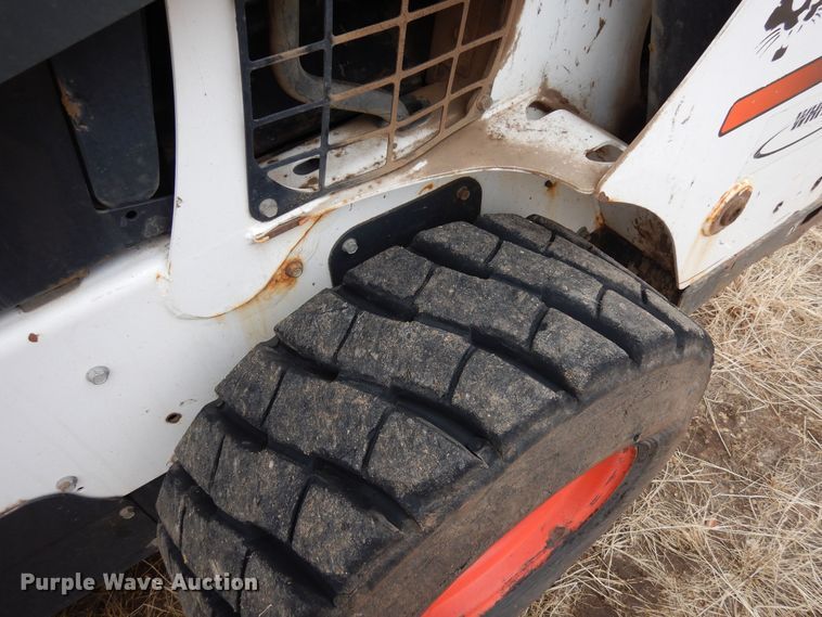 image for item DF8290 2014 Bobcat S590  skid steer loader