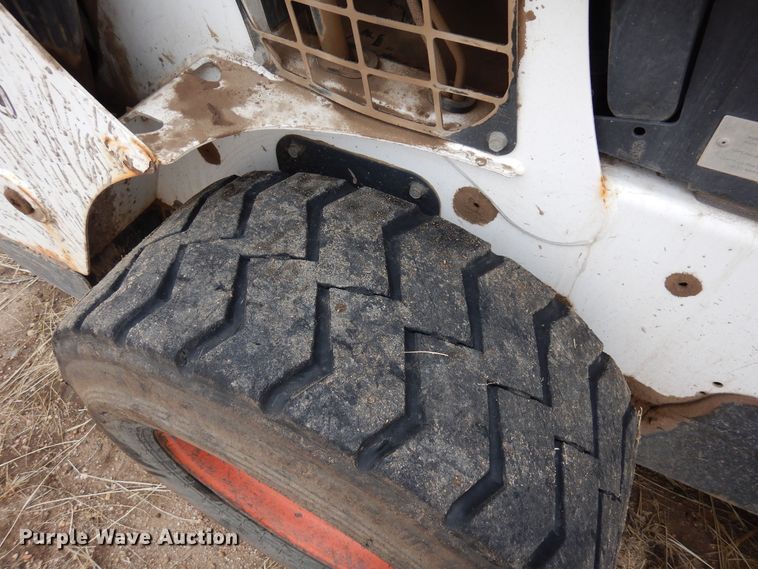 image for item DF8290 2014 Bobcat S590  skid steer loader