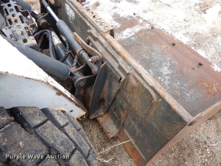 image for item DF8292 2015 Bobcat S590  skid steer loader
