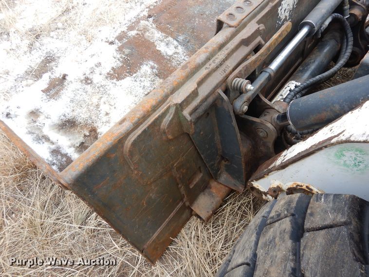 image for item DF8292 2015 Bobcat S590  skid steer loader