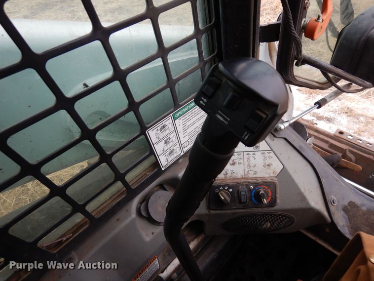 image for item DF8292 2015 Bobcat S590  skid steer loader