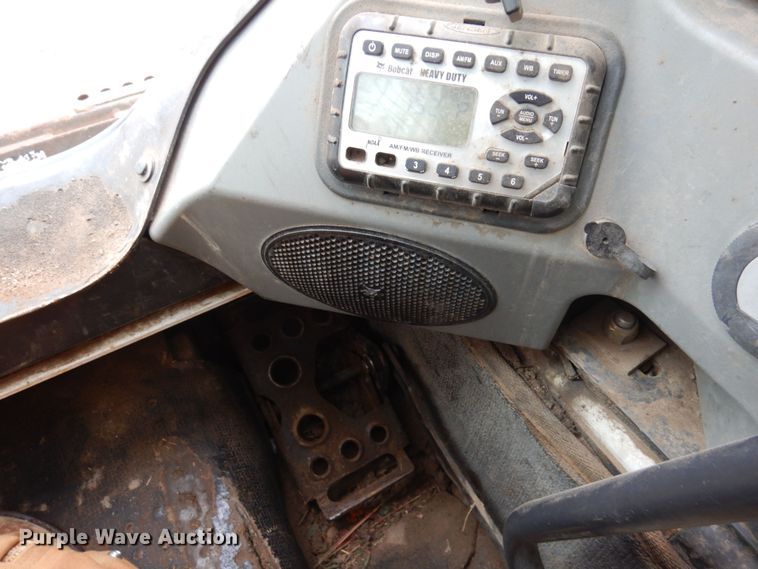 image for item DF8292 2015 Bobcat S590  skid steer loader