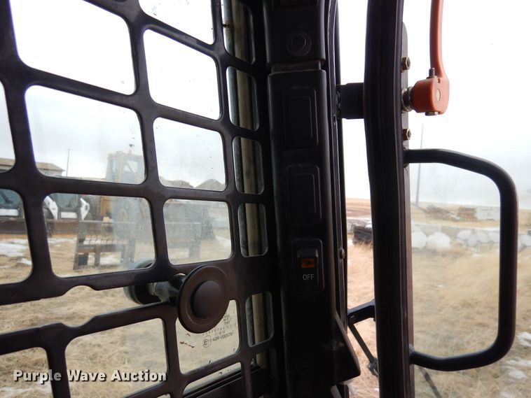 image for item DF8292 2015 Bobcat S590  skid steer loader