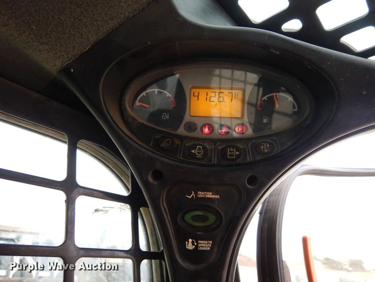 image for item DF8292 2015 Bobcat S590  skid steer loader