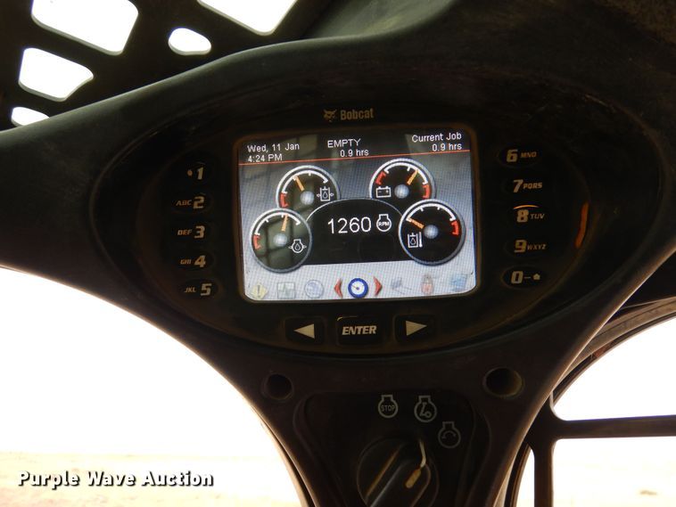 image for item DF8292 2015 Bobcat S590  skid steer loader