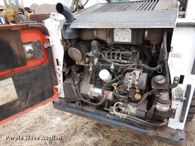 image for item DF8292 2015 Bobcat S590  skid steer loader