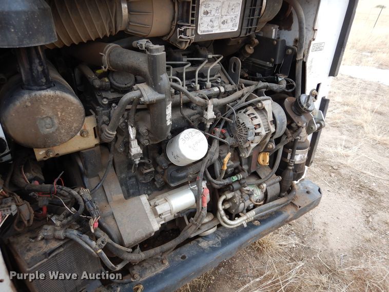 image for item DF8292 2015 Bobcat S590  skid steer loader