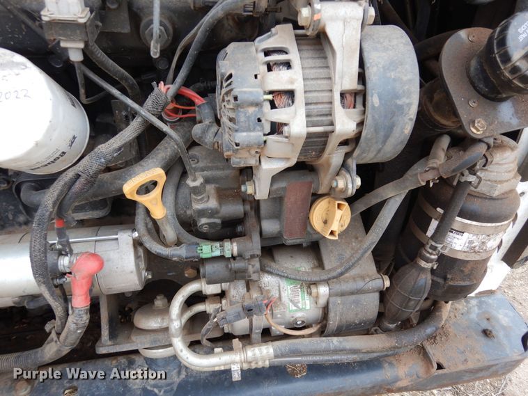 image for item DF8292 2015 Bobcat S590  skid steer loader