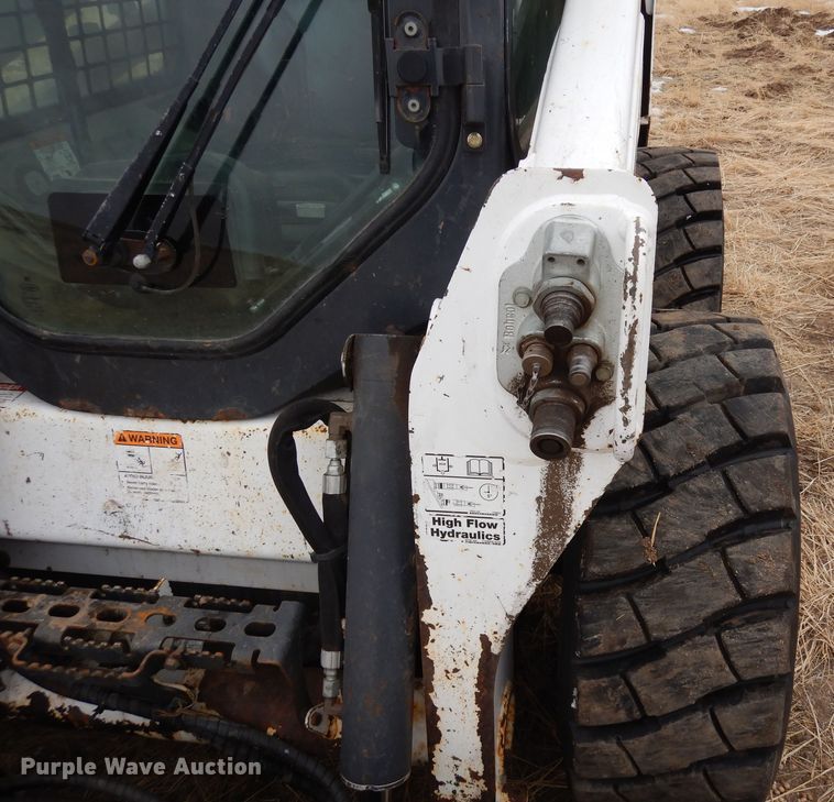 image for item DF8292 2015 Bobcat S590  skid steer loader