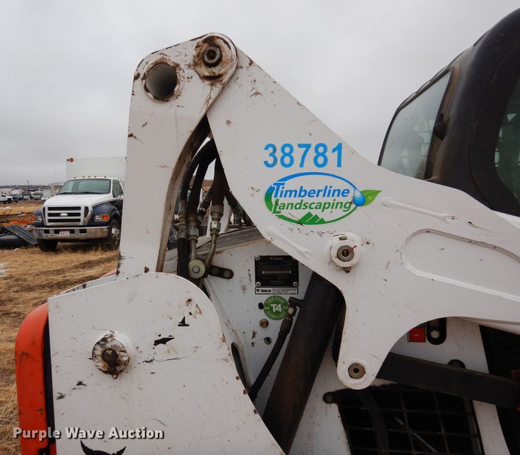 image for item DF8292 2015 Bobcat S590  skid steer loader