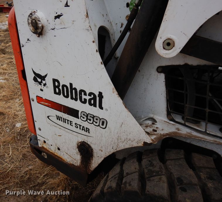 image for item DF8292 2015 Bobcat S590  skid steer loader