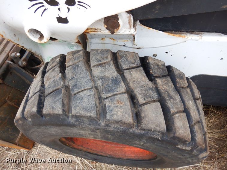 image for item DF8292 2015 Bobcat S590  skid steer loader