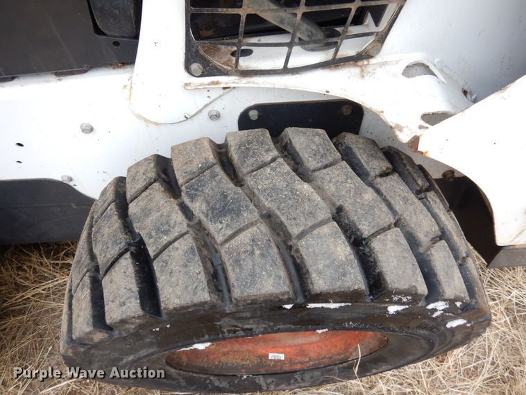 image for item DF8292 2015 Bobcat S590  skid steer loader