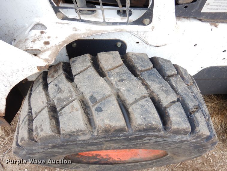 image for item DF8292 2015 Bobcat S590  skid steer loader