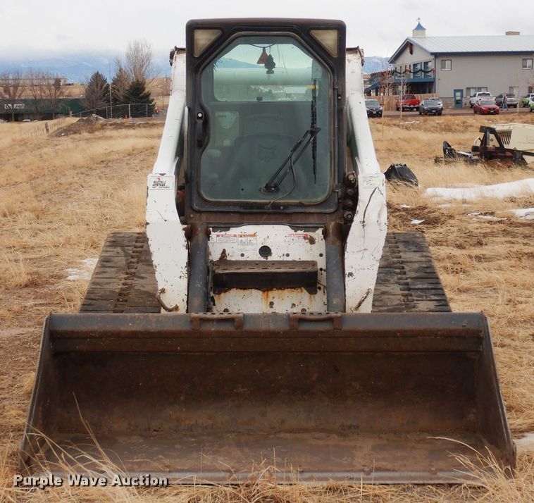 image for item DF8314 2009 Bobcat T300  tracked skid steer loader