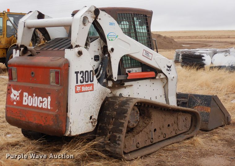 image for item DF8314 2009 Bobcat T300  tracked skid steer loader