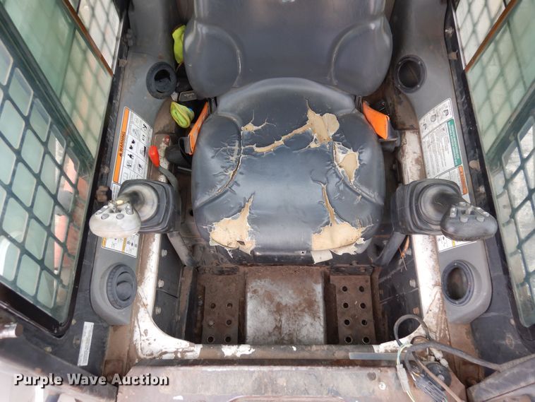 image for item DF8314 2009 Bobcat T300  tracked skid steer loader