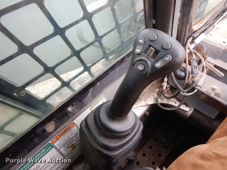 image for item DF8314 2009 Bobcat T300  tracked skid steer loader