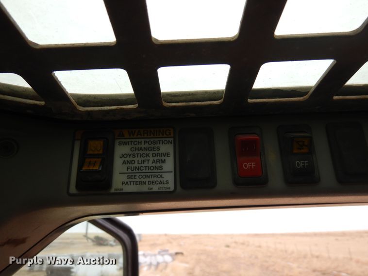 image for item DF8314 2009 Bobcat T300  tracked skid steer loader