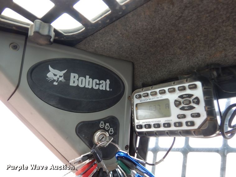 image for item DF8314 2009 Bobcat T300  tracked skid steer loader